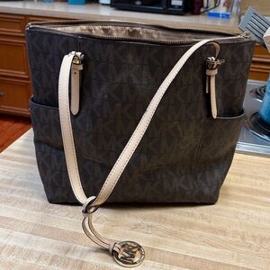 Michael Kors Jet Set Logo Bag